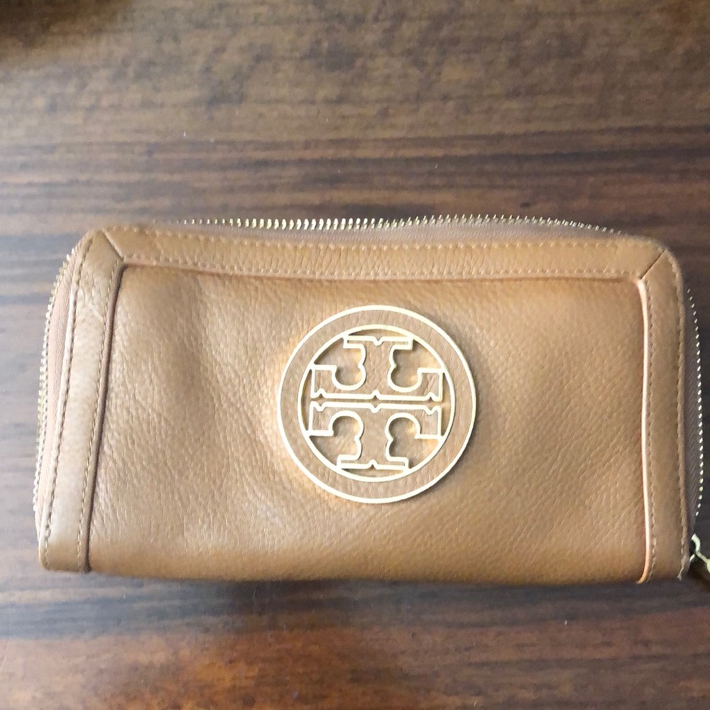 Tory Burch leather wallet